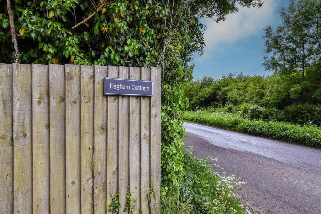 The Hideaway @ Flagham Cottage. Malmesbury Exterior photo